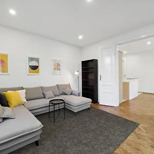 https://big-spacious-central-apartment-in.vienna-besthotels.com